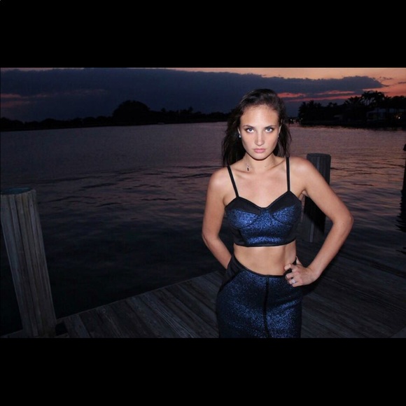 Pencil skirt in a royal blue color & Very chic top - Picture 1 of 1